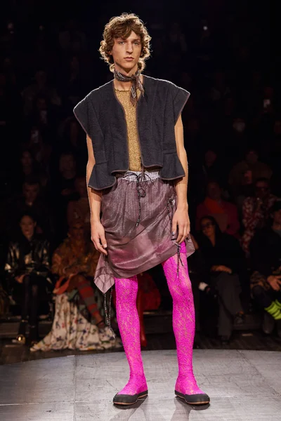 Look 50